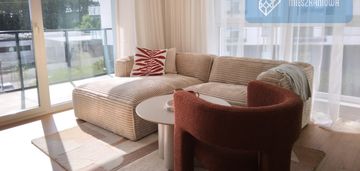 Mieszkanie z dwoma łazienkami i jasną kuchnią