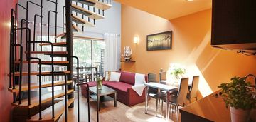Apartament wakacyjny w sercu sosnowego lasu
