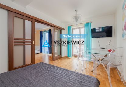 Blisko plaży z windą i parkingiem
