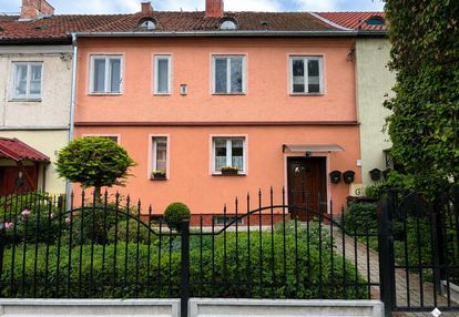 Mieszkanie z ogrodem i potencjałem aranżacyjnym.