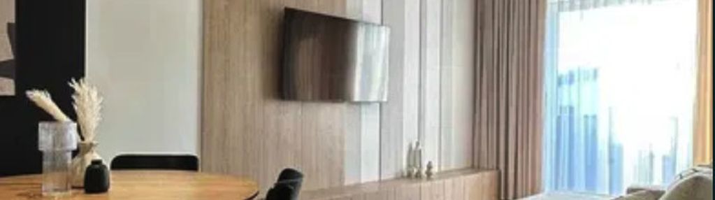 Awpolis-garaż-siłownia-wysoki standard