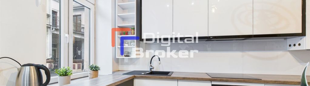 Odnowiona kamienica w samym centrum