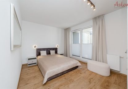 Komfortowe 2 pok. 51 m2 os.balbina z garażem
