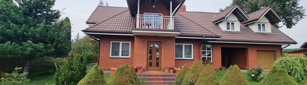 Dom w pobliżu jeziora