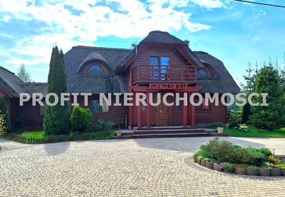 Nietuzinkowy dom wolnostojący w enklawie ciszy