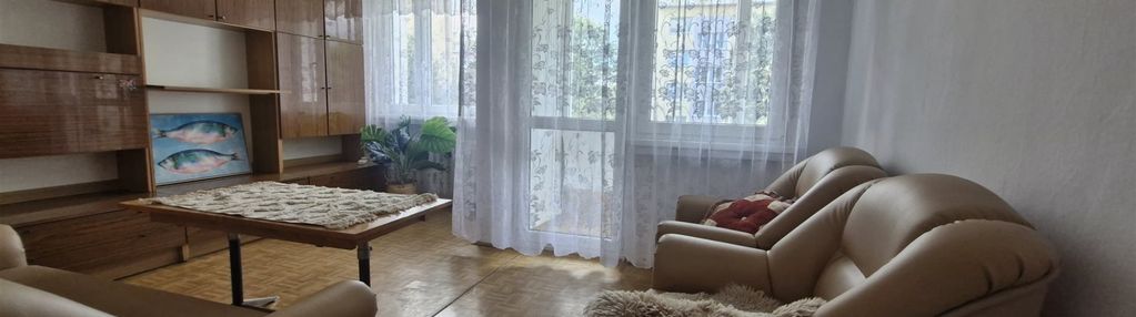 4-pokojowe mieszkanie na osiedlu młodych.