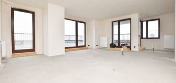 4 pokoje,3 m.postojowe,taras 40 m2,widok na wawel