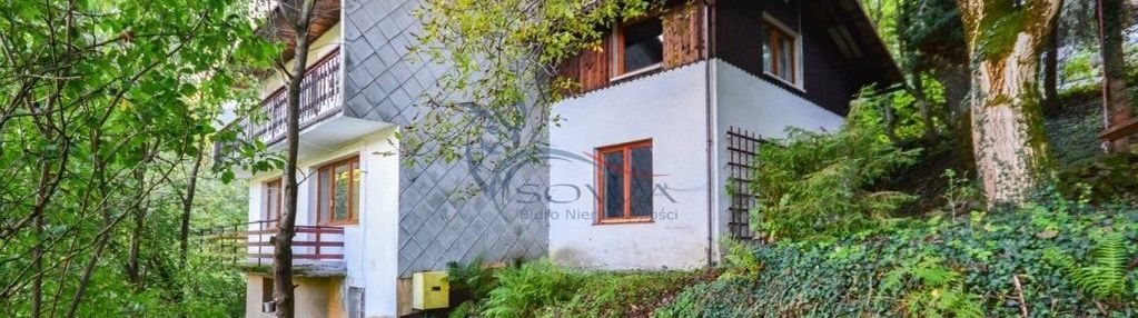 Dom w brennej wokół cisza spokój obok las