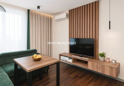 Wyższy standard, kużnicy kołłatajowskiej.