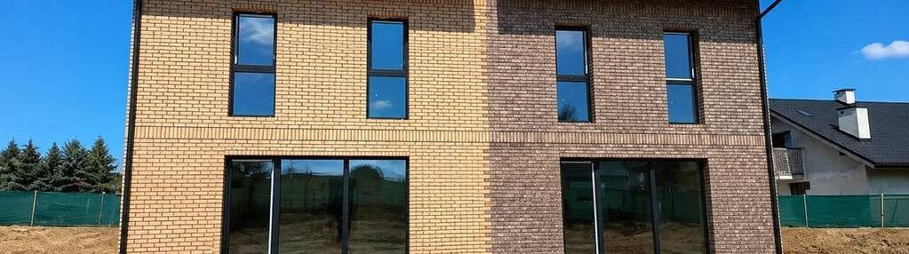 Nowoczesny dom z ogrodem w zabudowa bliźniaczej