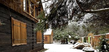 Siedlisko - 2 domy z bali, tuż pod lasem