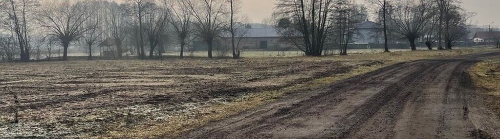 Działka 1050 m² pod zabudowę letniskową.