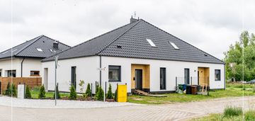 Duży bliźniak z wysokim poddaszem do adaptacji! 0%
