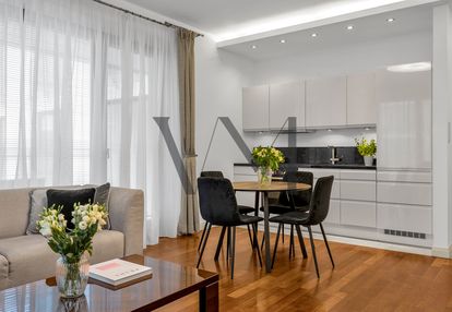 Grzybowska 4, 2 pokoje, wysoki standard