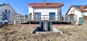 Bliźniak dla rodziny 2+2 wśród natury w konarzewie