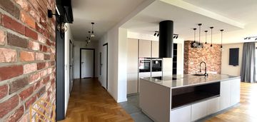 4 sypialnie, duży garaż, taras na dachu