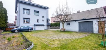 Uroczy dom z ogrodem w spokojnej okolicy