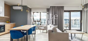 Komfortowy apartament z widokiem na marinę.