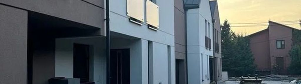 Domy w zabudowie szeregowej.