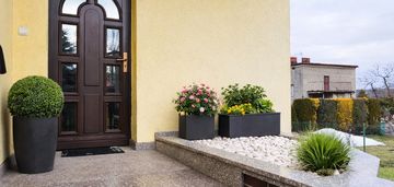 Do wejścia, może być dwurodzinny