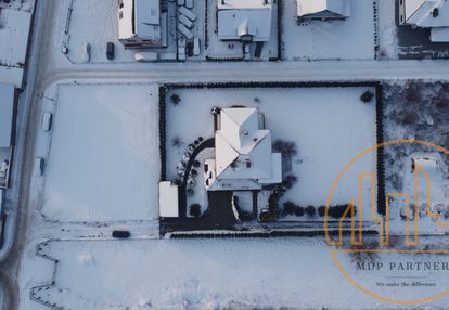 Piękna dwurodzinna willa przy granicy z w-wa