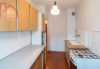 Mieszkanie do remontu w świetnej lokalizacji, ul. 3 maja, 34 m² 2 piętro
