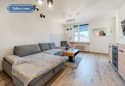 M-3 salon z aneksem i sypialnia z garderobą