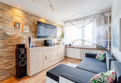 3 pok/ duży balkon/ winda/ ul. walerego sławka.