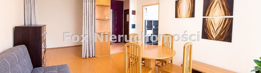 Jasna kawalerka z balkonem i wnęką sypialnianą
