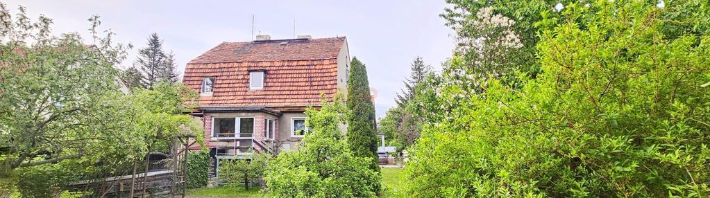 Piętro domu na kuźnikach