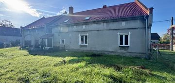 Dom wolostojący czernica, działka 1141m2