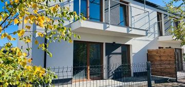 Okno w kuchni, balkon, 4 pok., rolety, antresola
