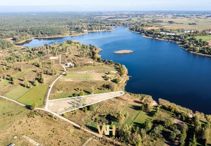 Działka z linią brzegową nad jeziorem