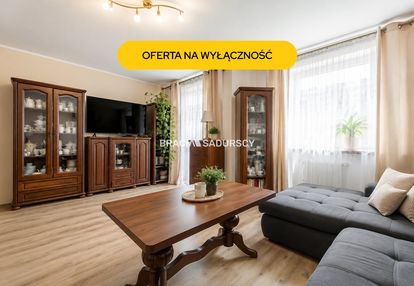 2 pokoje, osobna kuchnia, m. postojowe, komórka