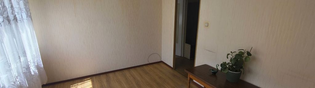 1 piętro, 33m2, 2 pokoje, parking- blisko lasu !