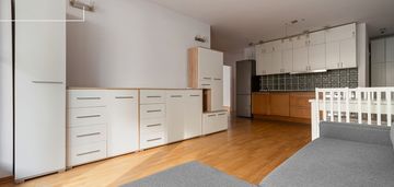 Przestronne, balkon, taras, miejsce postojowe
