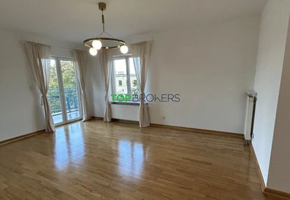 Komfortowe trzy pokoje, balkon, garaż