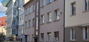 2/3 pokoje z przynależnym miejscem postojowym