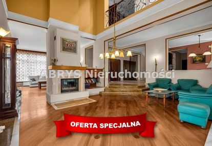 Elegancki dom z basenem w malowniczej okolicy