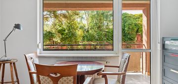 Dwa pokoje z tarasem i garażem – gdynia dąbrowa