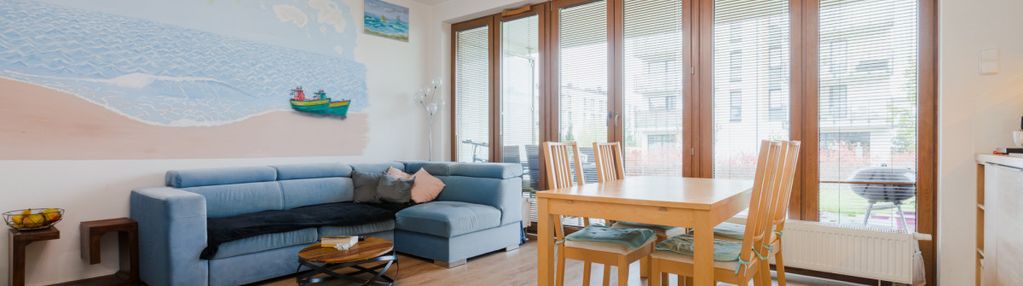 Przestronny apartament z tarasem i ogródkiem