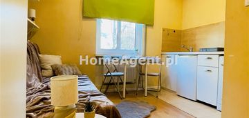 Do uniwersytetu ekonomicznego 5 min. spacerkiem