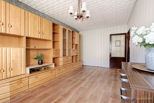 Dwa oddzielne pokoje *1 piętro * balkon