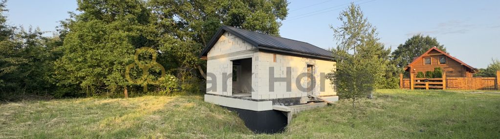 Działka z rozpoczętą budową domku letniskowego
