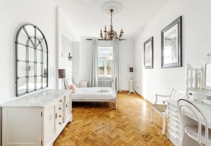 | śródmieście | 4 pok. | kamienica |