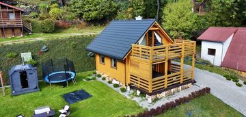 Całoroczny domek z widokiem na jezioro i góry