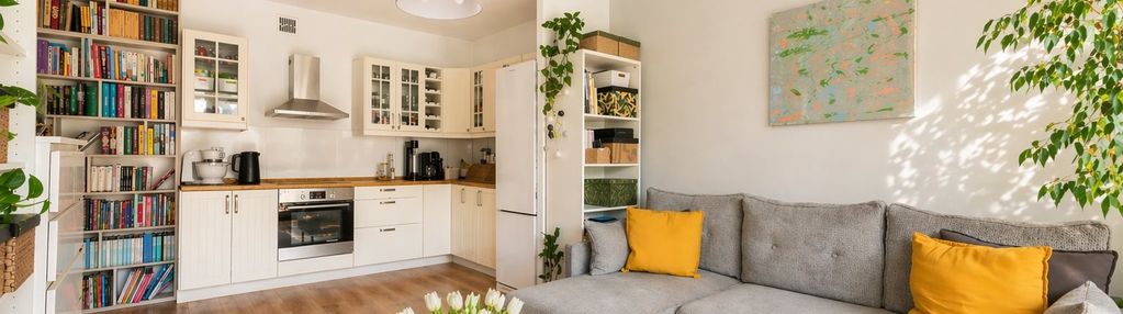 Śródmieście|2 pokoje|metro 3 min|balkon|cicho|