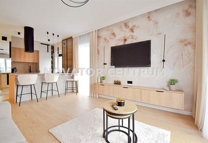 2 pokoje, wyposażone, winda, balkon