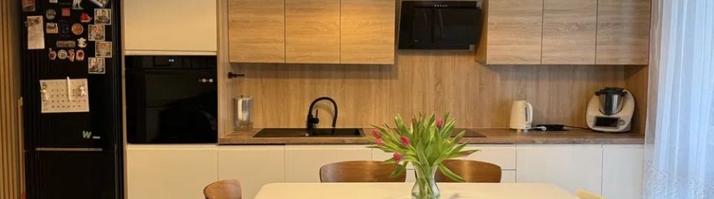 Śliczne m4 wejście do mieszkania bez schodów.