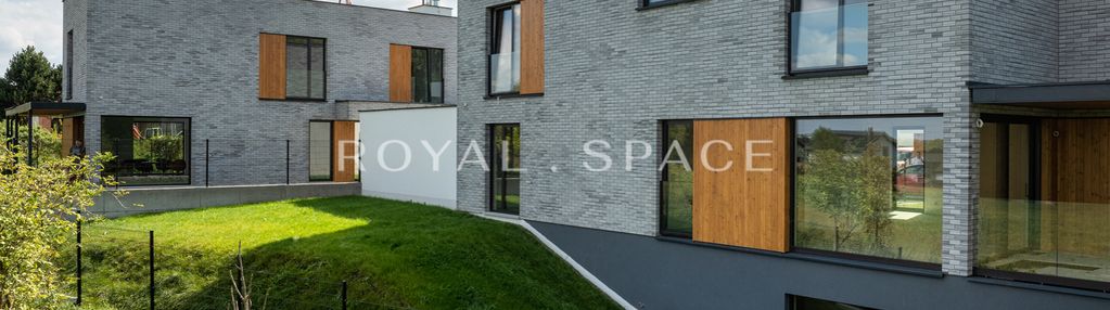 Dom z działką widokową otoczony zielenią